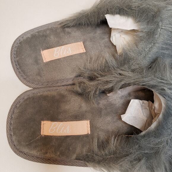 Blis Faux Fur Slippers NWT - Picture 3 of 9